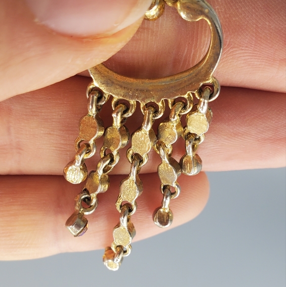 Gray Pyramid Goldtone Bracelet and AB Goldtone Chandelier Earrings Set - Picture 15 of 16